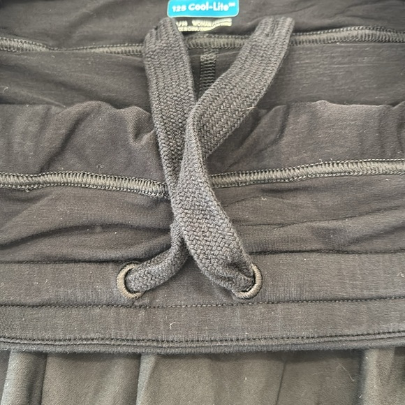 Women's Icebreaker Merino Blend 125 Cool Lite Skort in Black, Size M - Picture 5 of 9